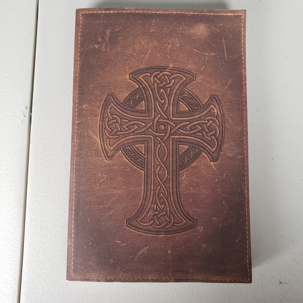 NIV Holy Bible Brown Celtic Cross Faux Leather Young Life Edition Psalm 33:4